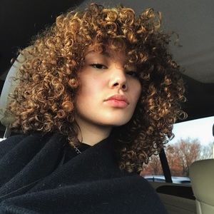 Meet your Posher, Maya